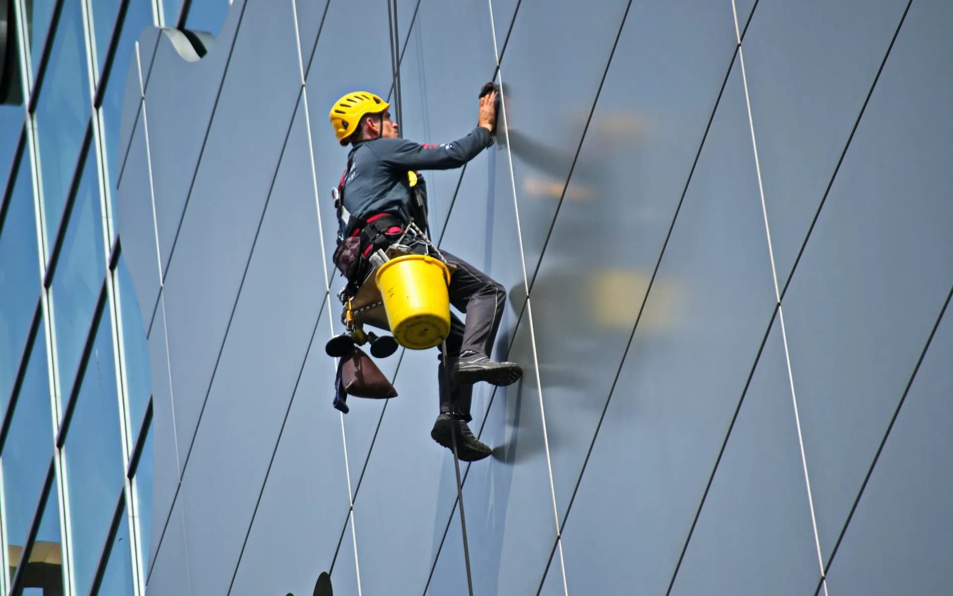 Rope Access vs. Scaffolding: The Cost-Effective Choice for High-Rise Repairs in Singapore