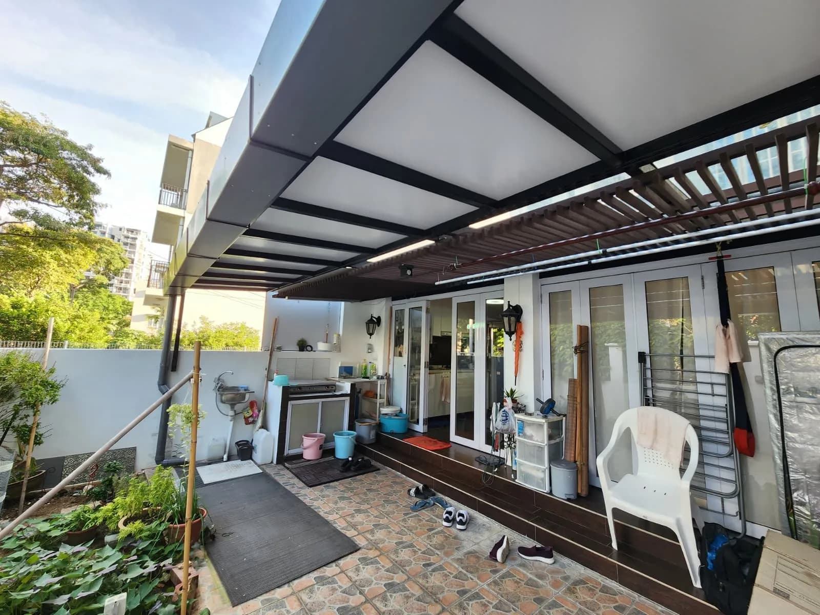 Freestanding & Pergola Awnings